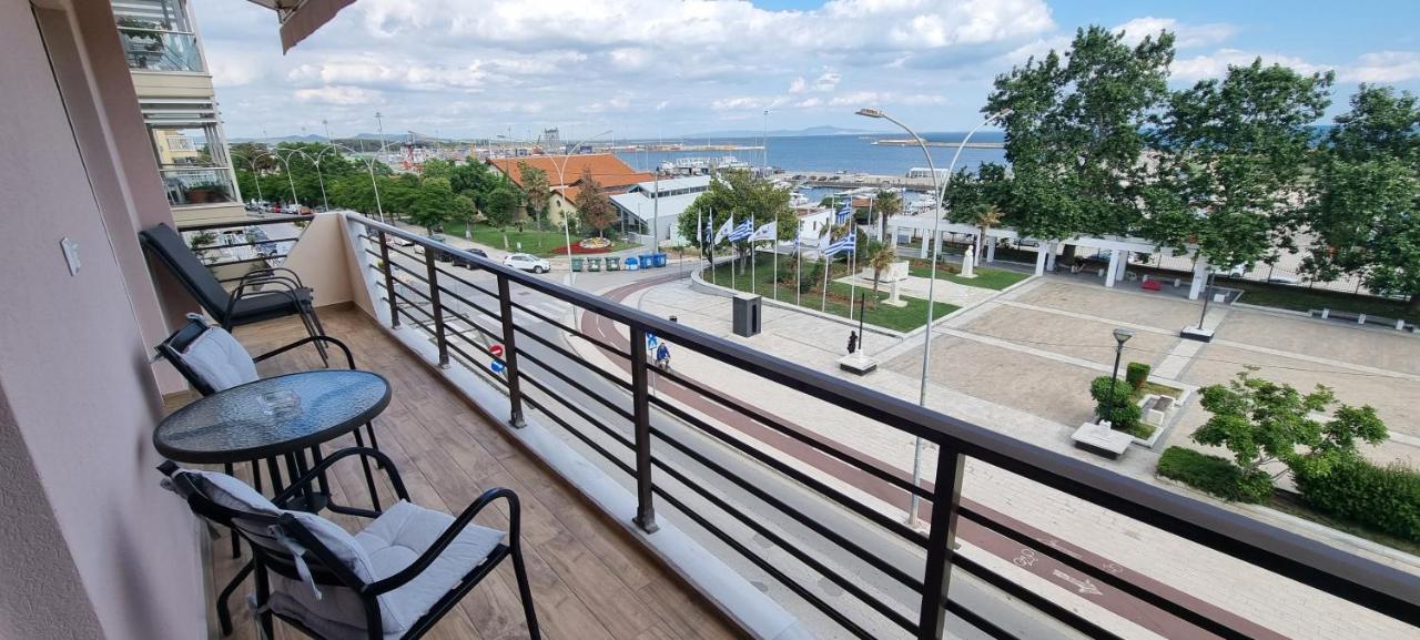 Amazing Sea View Apartment In The City Center! Александруполис Екстериор снимка
