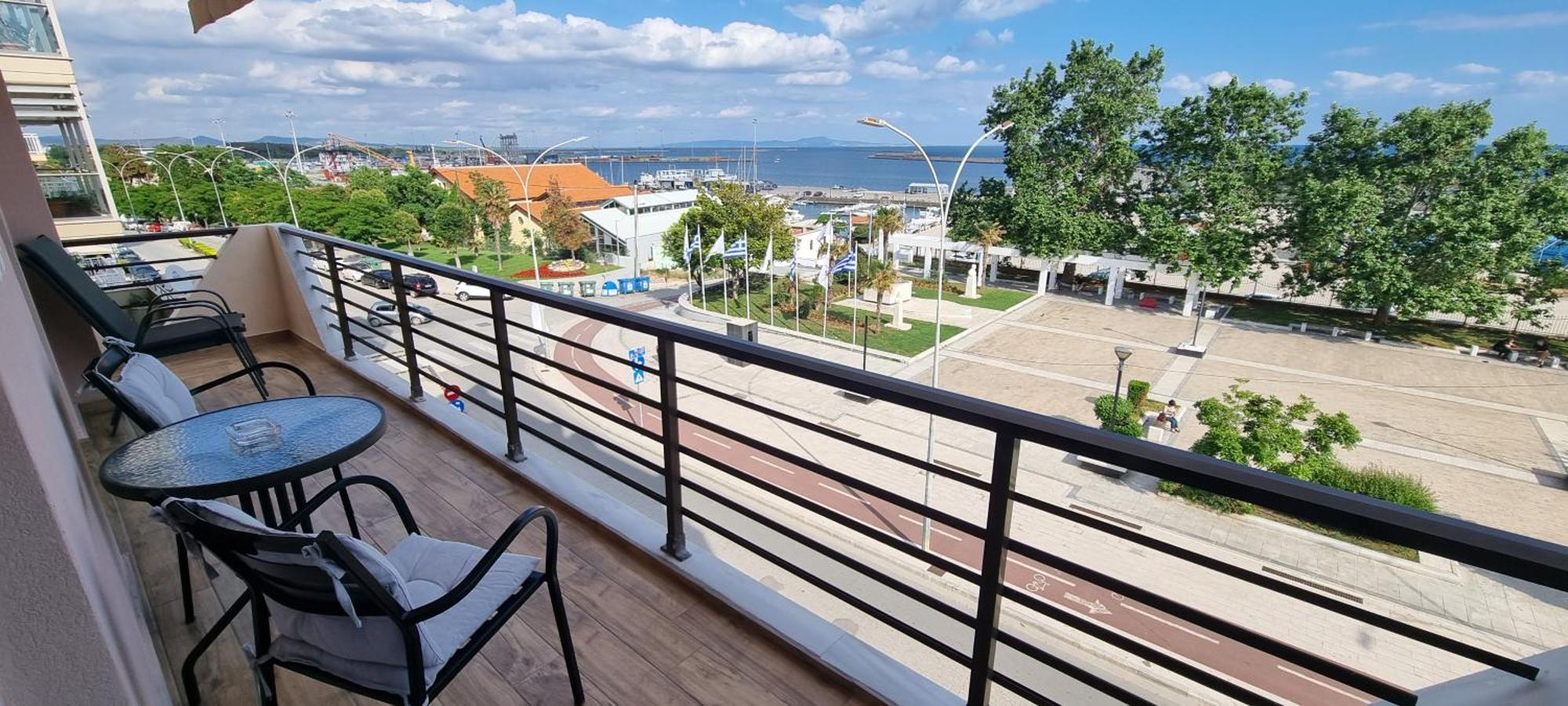 Amazing Sea View Apartment In The City Center! Александруполис Екстериор снимка
